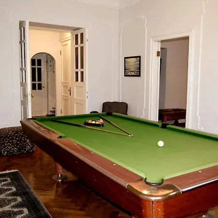 Unique Spacious Classic 3 Bedroom Midtown ! Billiard ! Apartment Riga