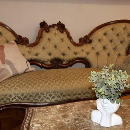 Unique Spacious Classic 3 Bedroom Midtown ! Billiard ! Apartment