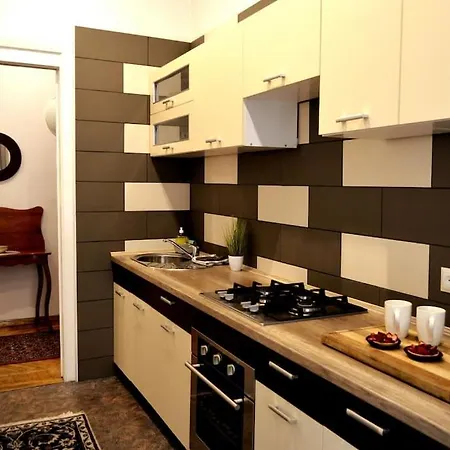 Unique Spacious Classic 3 Bedroom Midtown ! Billiard ! Apartment Riga