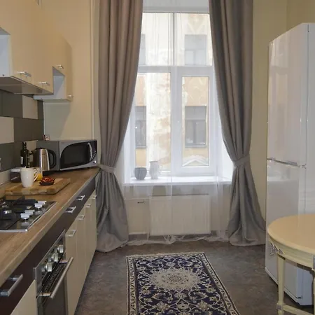 Unique Spacious Classic 3 Bedroom Midtown ! Billiard ! Apartment
