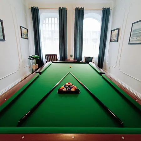 Unique Spacious Classic 3 Bedroom Midtown ! Billiard ! Riga